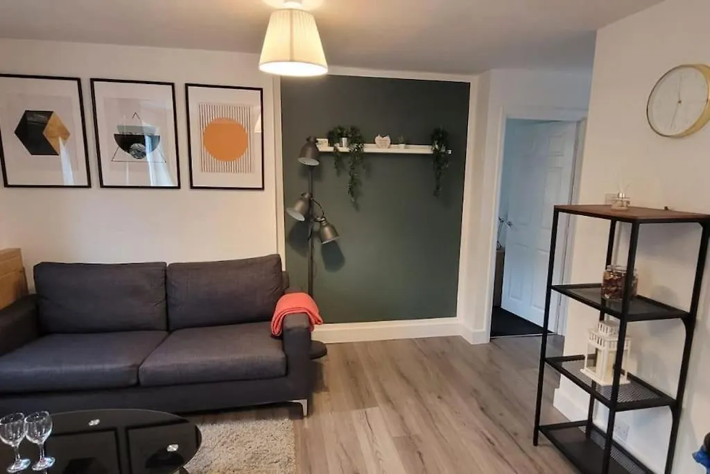 Holiday home Modern 4 Bedroom House Lemington